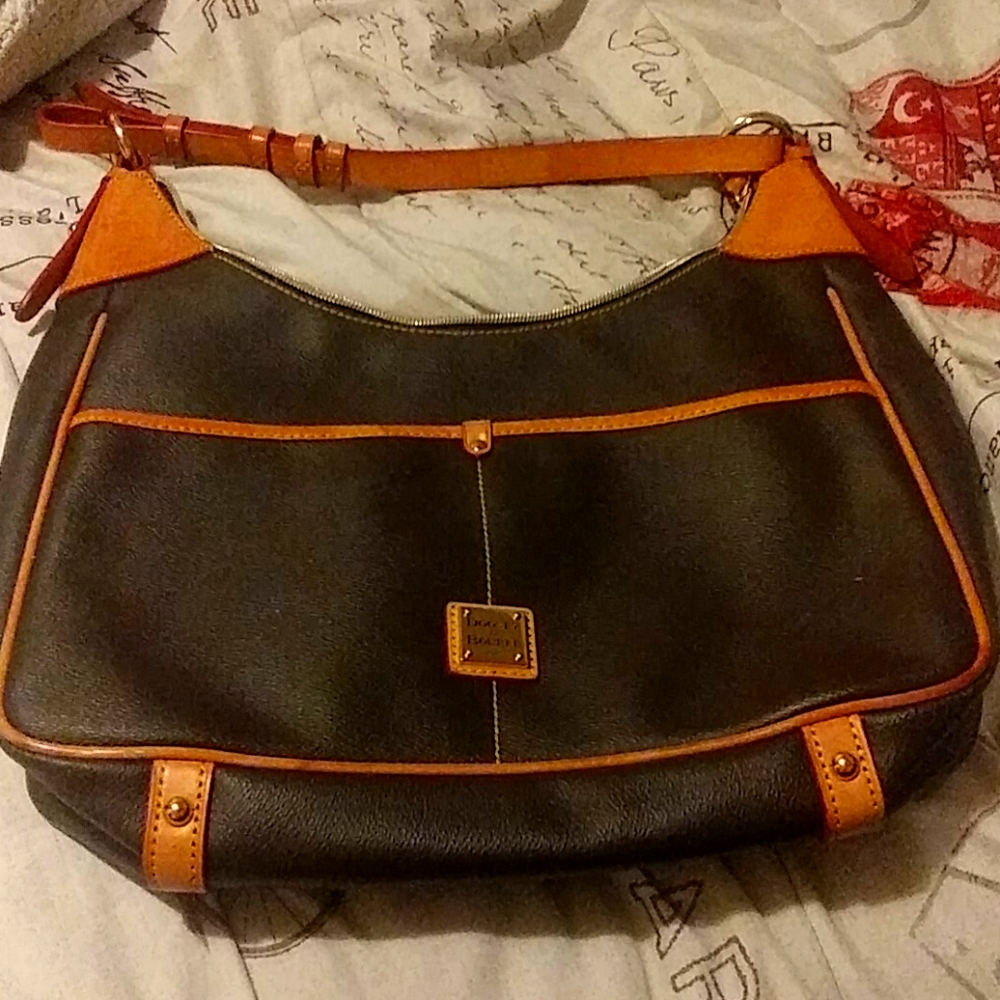Dooney and bourke purse